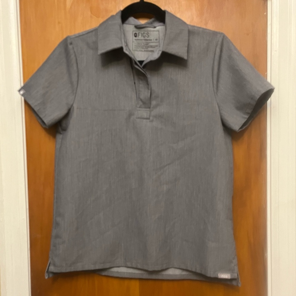 FIGS  Gray XS Women’s Scrub Top Shirt